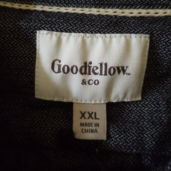 Goodfellow button down - Picture 3 of 4